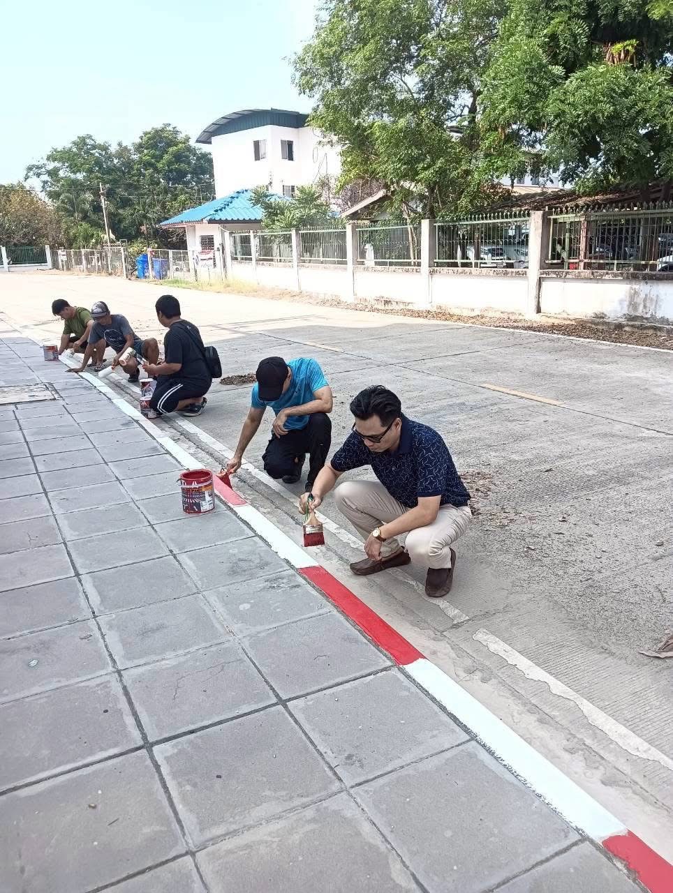 ทาสีเครื่องหมายจราจรขอบทาง (ฟุตบาท) 🎨ถนนภายในโรงเรียน - Image 2