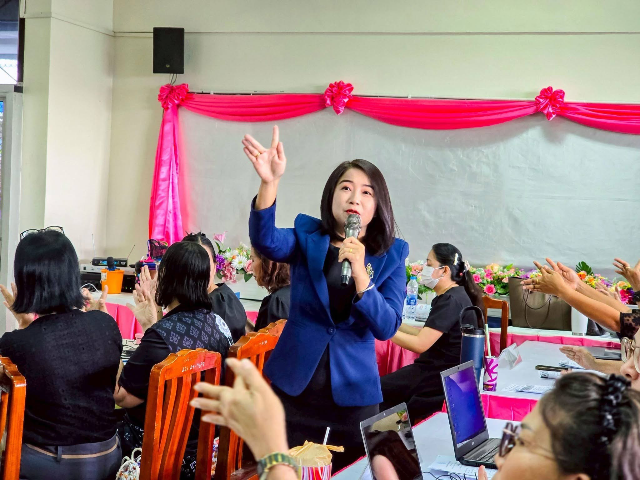 ​การอบรมครั้งนี้มุ่งเน้นเสริมสร้างศักยภาพให้คณะครูและบุคลากรทางการศึกษา - Image 4